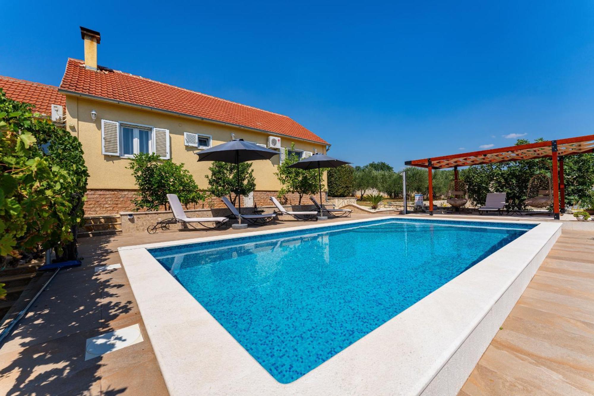 My Dalmatia - Sucic With Private Pool And Mountain View * Obrovac